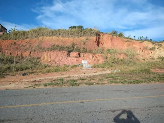 Vende-se terreno no bairro Roma em Volta Redonda/RJ