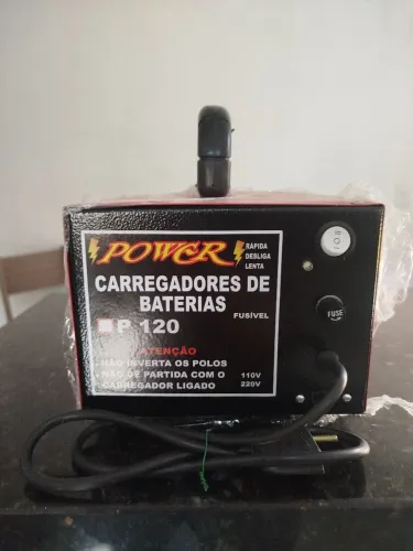 Carregador de baterias automotivo