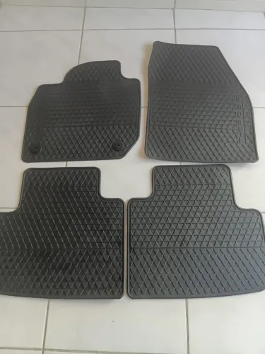 TAPETE DE BORRACHA ORIGINAL : T-CROSS VOLKSWAGEN.