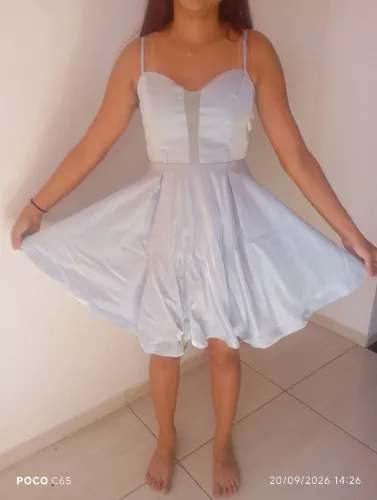 Vestido para baile de 15 anos e outros eventos, tamanho 36 azul metálico .