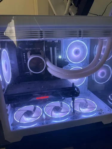 PC GAMER RYZEN 7 5700x3D RX 6750XT 32GB WHITE