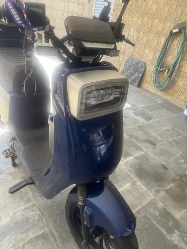 MOTO SCOOTER ELÉTRICA SYAN - MODELO A 9000 RODAS ARO 12