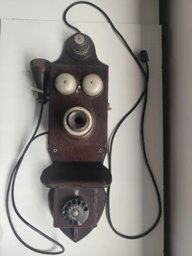 Telefone antigo de parede em madeira para decoração coleção - raríssimo modelo Erickson 
