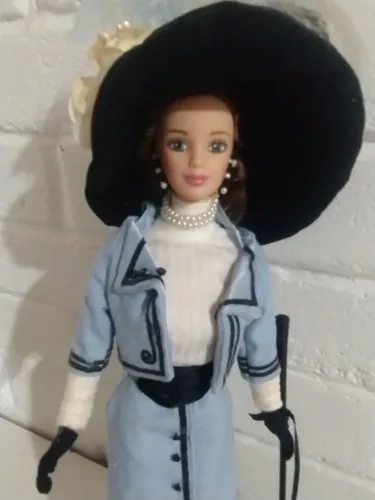 Boneca Barbie Promenade in the Park 