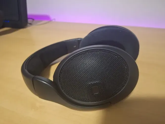 Headphone Sennheiser HD 400 PRO estúdio open-back e Audiófilo