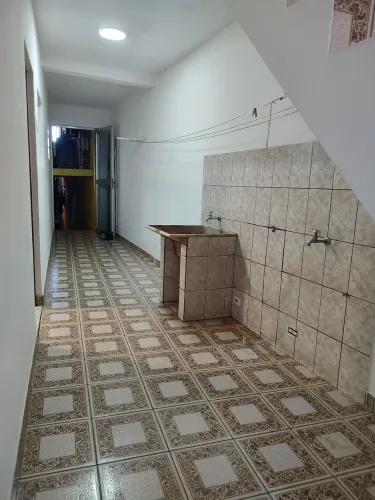 ALUGO CASA DE 3 CÔMODOS PRÓXIMO AO HOSPITAL SERRARIA