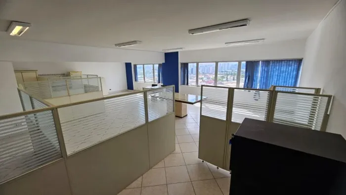 Sala Comercial 96m² - Santo Amaro, S.P. - 2WC's - 200 metros do Metrô Largo Treze