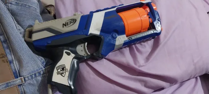 Nerf strongarm