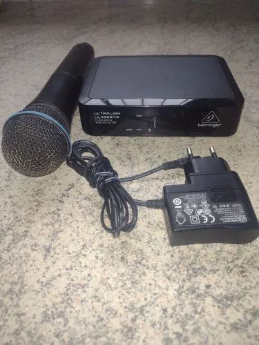 MICROFONE SEM FIO BEHRINGER "Topi"