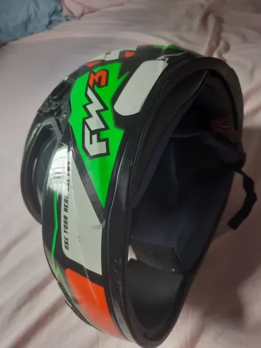 Capacete