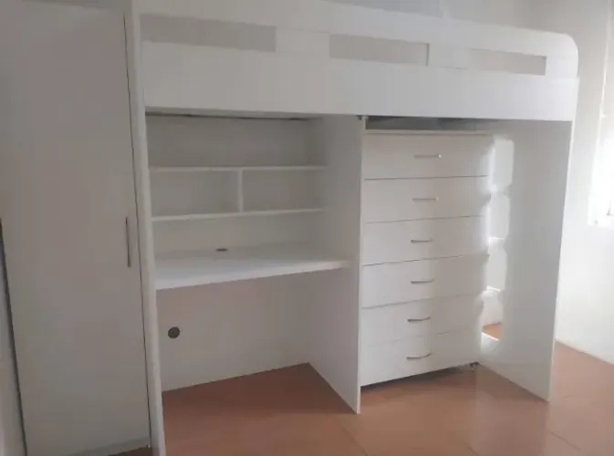 Cama Loft Multifuncional: Beliche + Guarda-Roupa + Mesa + Cômoda