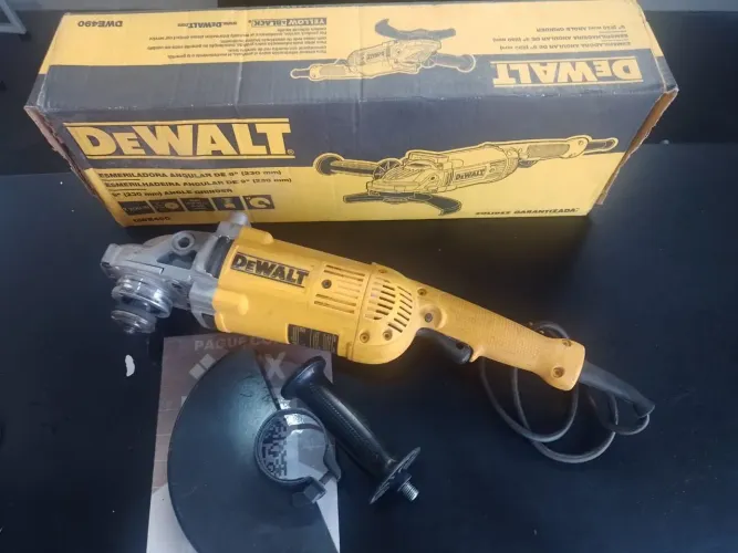 Lixadeira 9pol Dewalt