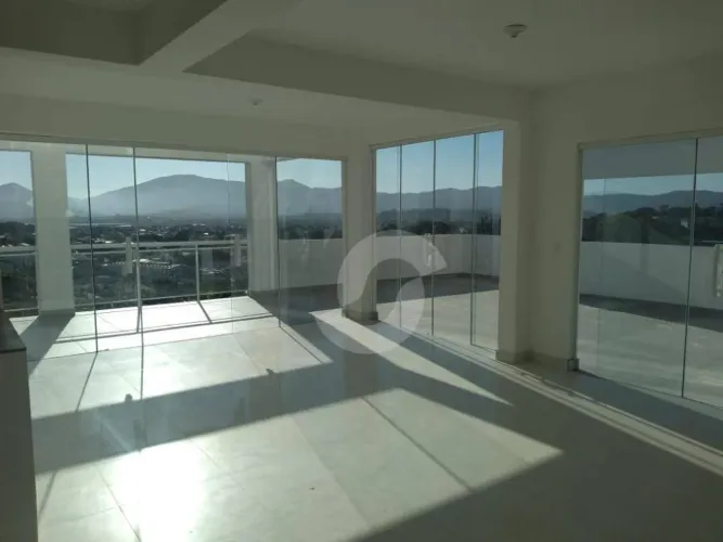 Cobertura com 3 dormitórios à venda, 95 m² por R$ 350.000,00 - Centro - Maricá/RJ