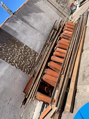 Telhas e ripas 300,00 inegociável