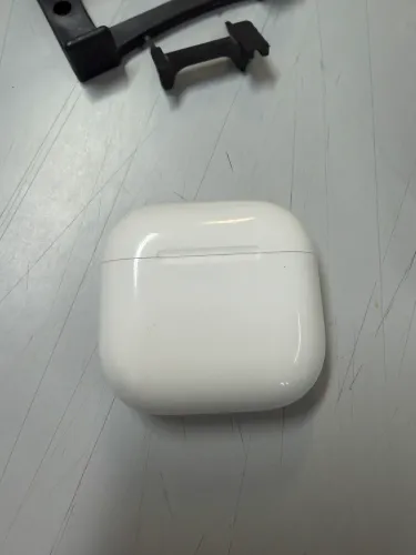 AirPods 4 c/ cancelamento ruído