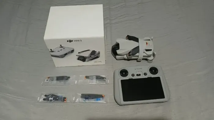 Drone DJI 3 com controle com tela (troco apenas por ps5)
