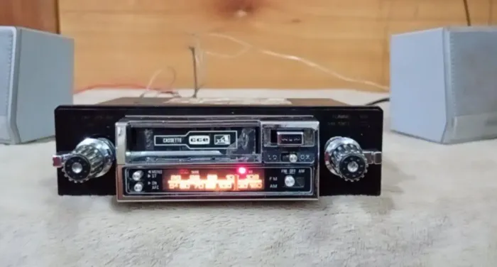Rádio toca fitas tkr (leia a descrição)