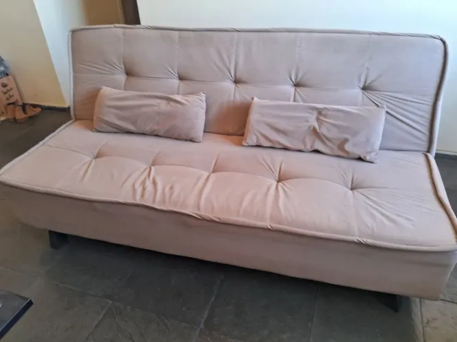 Sofá-cama em ótimo estado de conservação