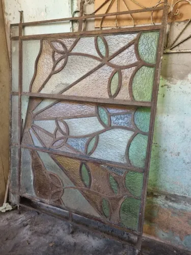 Janela de ferro com vitro