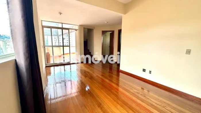 Cobertura Top House no Luxemburgo com Vista Aberta, Hidromassagem e 163m²;