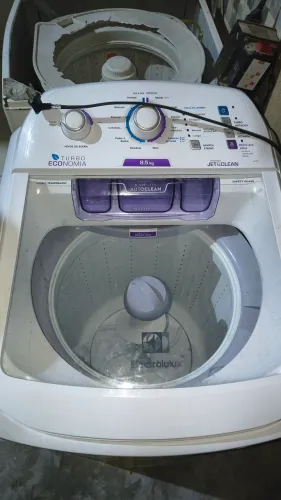 Máquina de Lavar Electrolux 8,5kg Turbo Economia (LAC09) - Perfeito Estado!