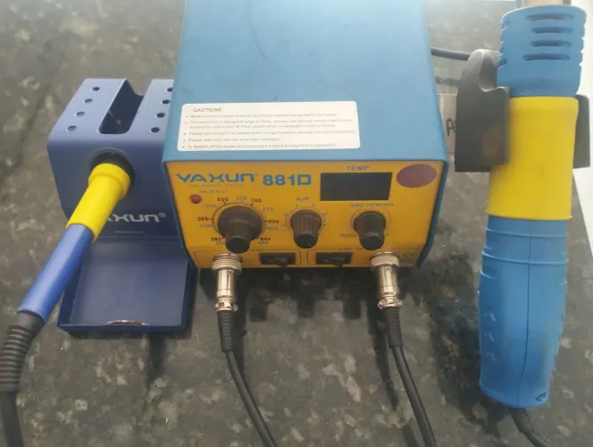 Estação de Retrabalho Yaxun 881D 220V