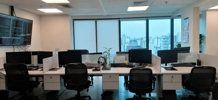 CONJUNTO COMERCIAL PARA LOCAÇÃO MOEMA 172 m² | 4 vagas | Totalmente mobiliado | Em frente