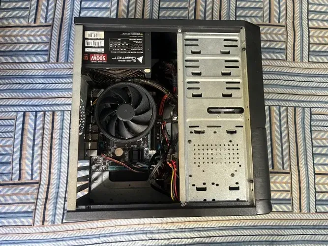 PC Intel Core i7-4790 | 16GB RAM | SSD 220GB + HD 300GB | Rápido para Trabalho e Estudos