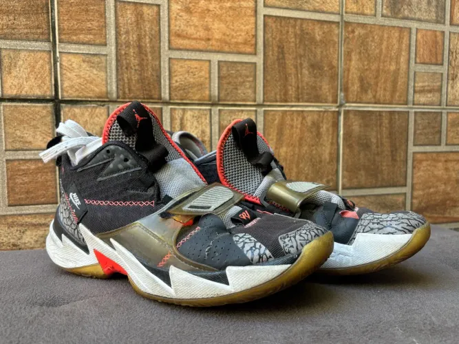 Jordan Why Not Zer0.3 cimento preto. Sem caixa. tamanho 41
