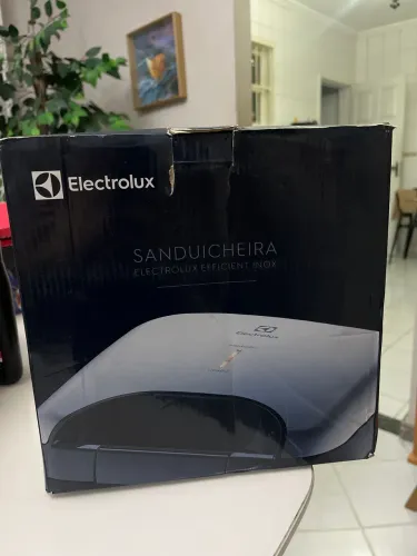 SANDUICHEIRA ELECTROLUX