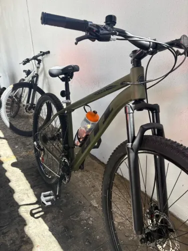 Bicicleta semi nova