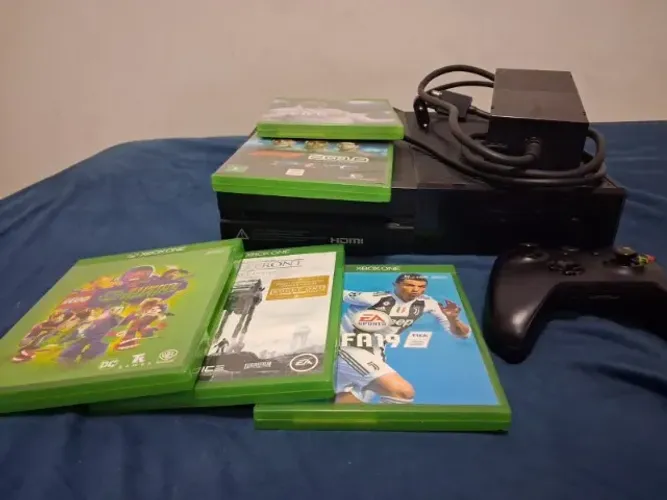 Xbox One 500 GB + Controle + 5 Jogos