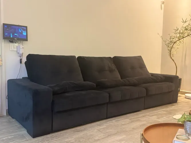 Sofá Retrátil e Reclinável com Chaise em Veludo Grafite -  3 Lugares + Chaise