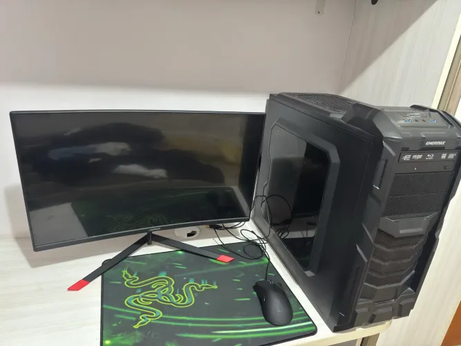 PC GAMER COM MONITOR