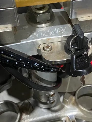 Vendo ou troco Suspensão KYB + mesa de bengala