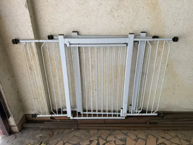 2 Portões Grade de Proteção Pet NF Pet com Porta, Extensíveis
