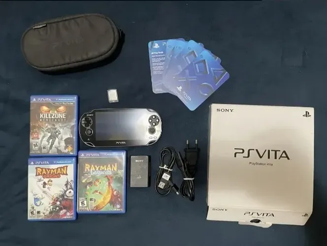 Ps Vita Oled 1000 Na Caixa + Sd 32gb Sony + 4 Jogos + Case Preto (Usado)