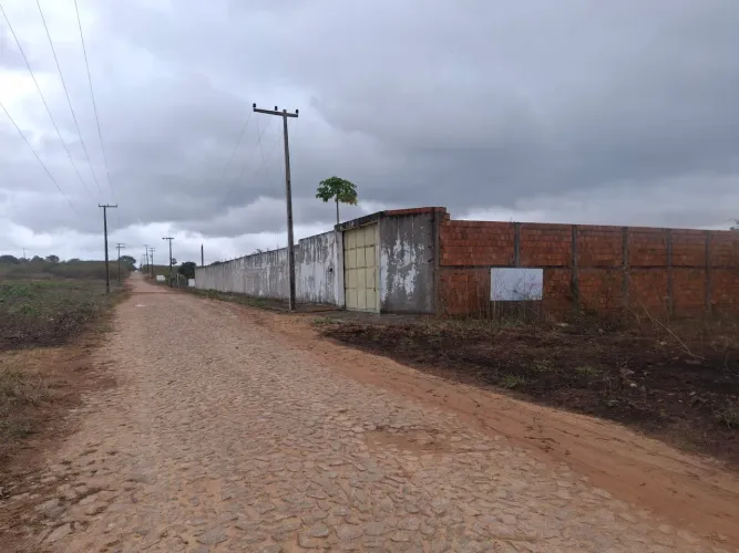 Terreno (6×30) em pacajus com escritura