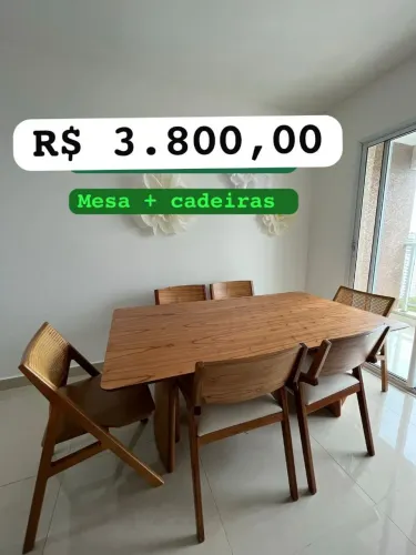 Mesa de jantar com 6 cadeiras , pouco tempo de uso , muito conservada..