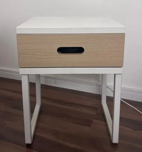 Mesa de Cabeceira Moderna 