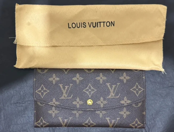 Carteira Louis Vuitton