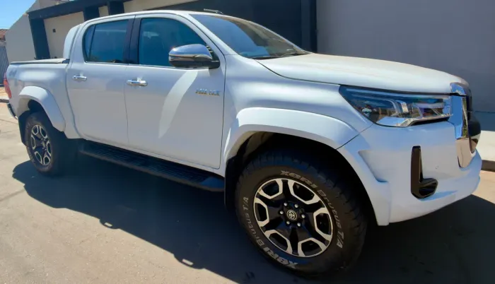 Toyota Hilux CD SRX Plus 4X4 2.8 TDI Die. Aut. 2024