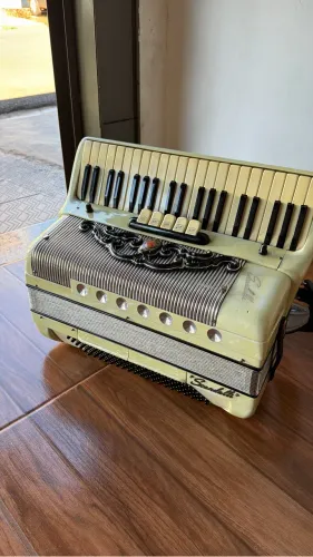 Acordeon Scandalli 4/5 de voz