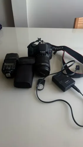 Kit Canon T5i + Flash 430EX II + Lente Efs 18-135mm