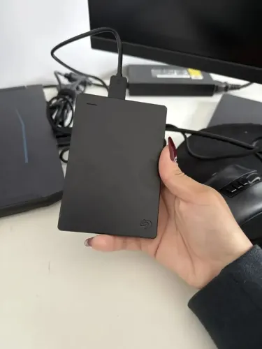HD Externo Seagate 4TB USB 3.0 na Cor Preta - Armazenamento Prático Lacrado