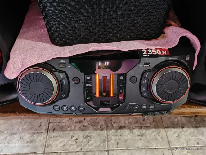 Som da LG semi novo vendo ou troco coisa do meu interesso 