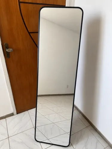Espelho Grande Corpo Inteiro Preto - Moderno com Apoio