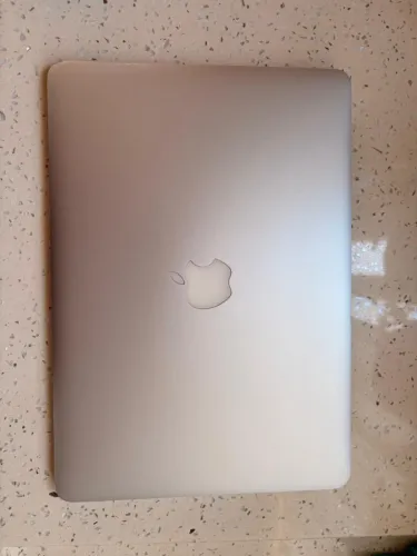 Macbook Air 13" (2017) - Intel Core i5 / 8GB RAM / 128GB SSD