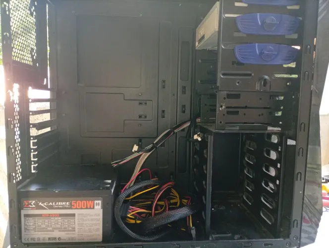 Gabinete Gamer com fonte 