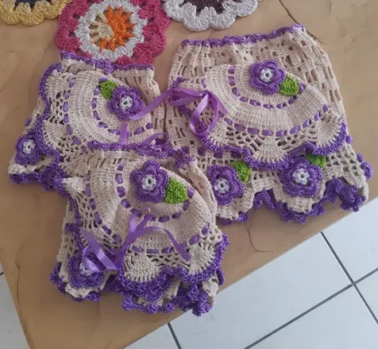 Kit jogo de crochê porta vidros 3 peças feito a mão novo tenho dois kits pronta entrega 